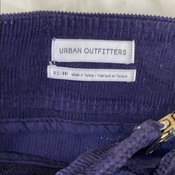 UO Harmony corduroy zip front mini skirt - Picture 6 of 9